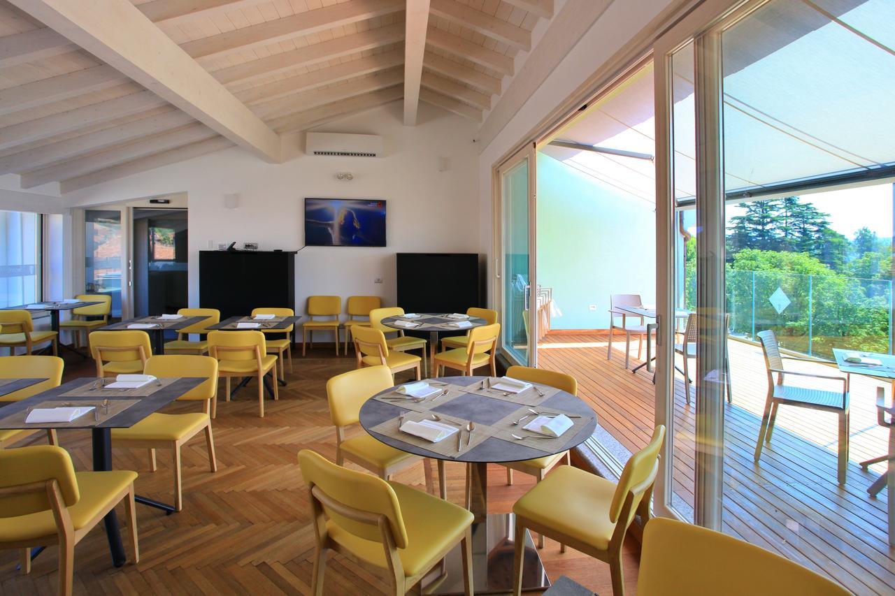 Hotel Ponti Angera Exterior photo