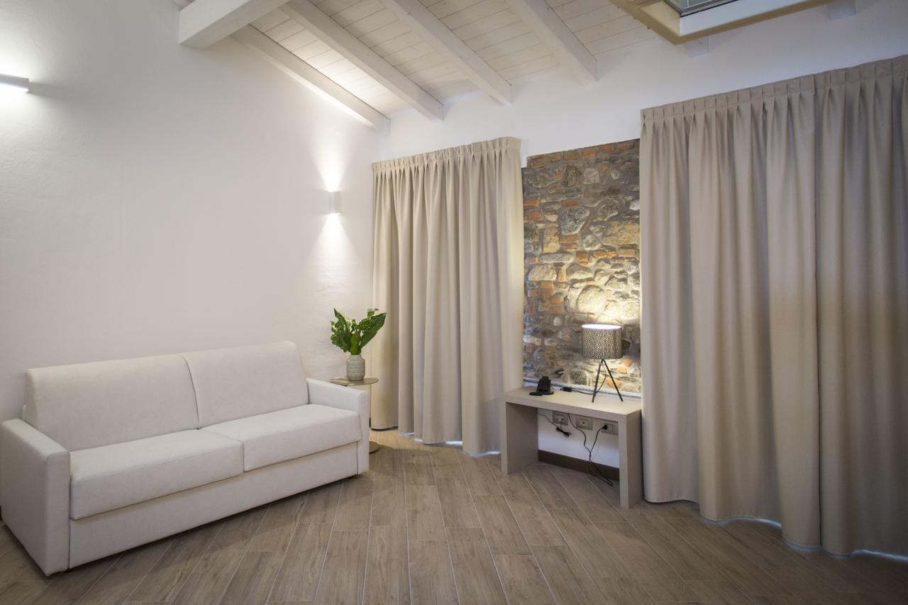 Hotel Ponti Angera Exterior photo