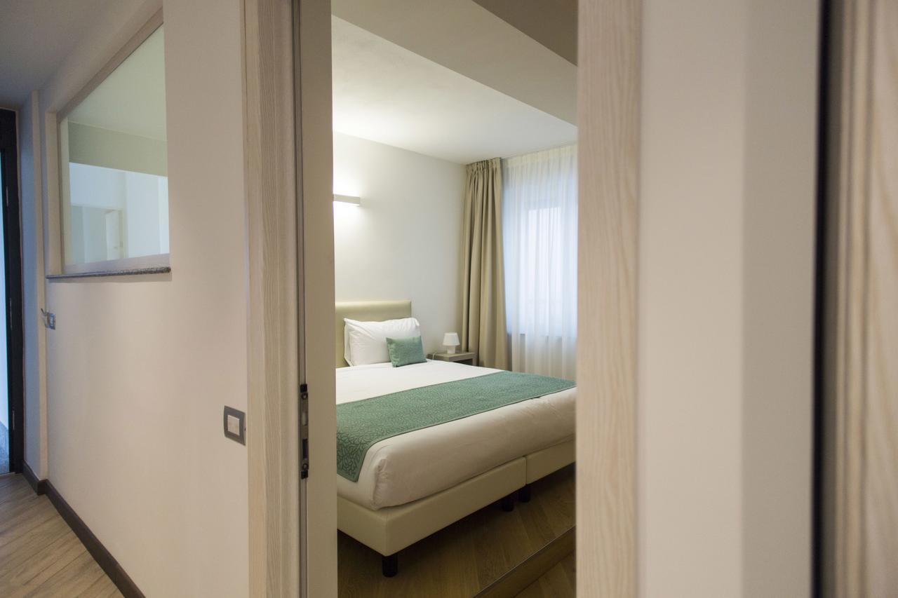 Hotel Ponti Angera Exterior photo