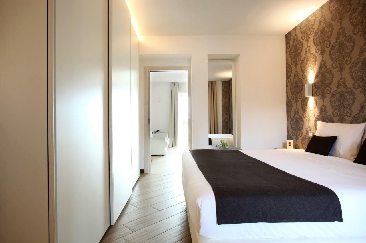 Hotel Ponti Angera Exterior photo