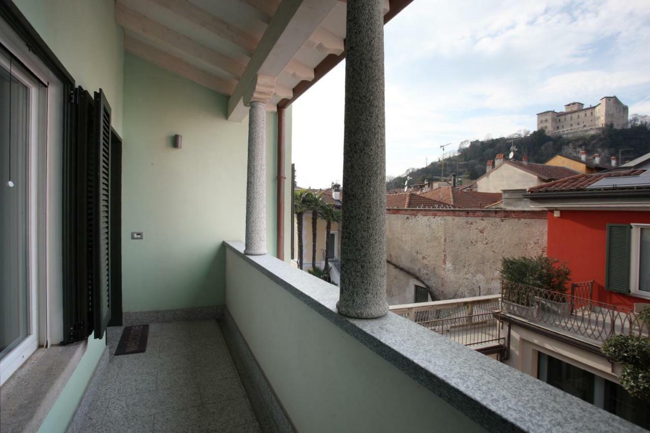 Hotel Ponti Angera Exterior photo