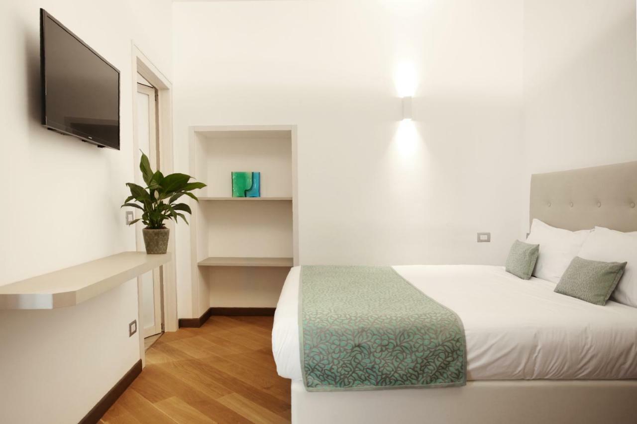 Hotel Ponti Angera Exterior photo